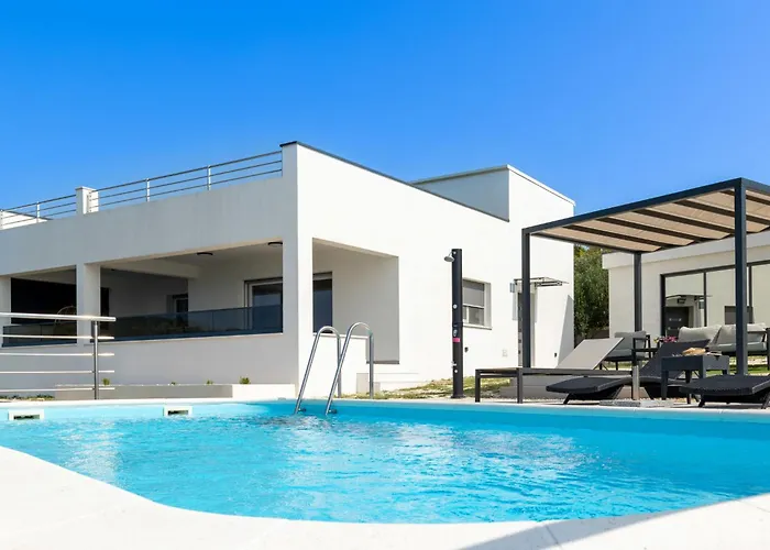 度假居 Ria With Heated Pool By Interhome 特罗吉尔