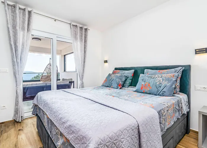 度假居 Ria With Heated Pool By Interhome *