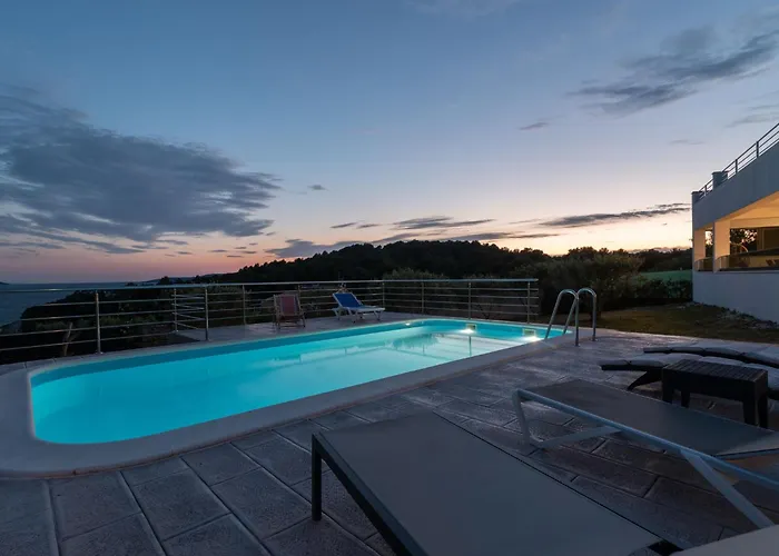 Ria With Heated Pool By Interhome