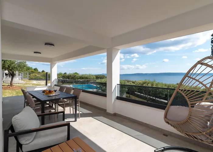 Ria With Heated Pool By Interhome *